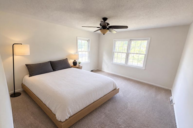 Photo 4 of 19 of 8909 Danson Dr, Charlotte, NC