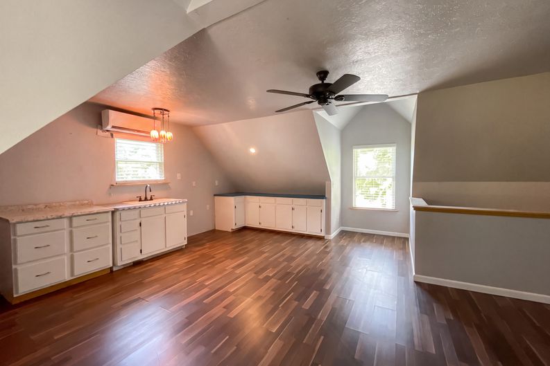 Photo 11 of 19 of 70 Rustling Oaks St, Coldspring, TX