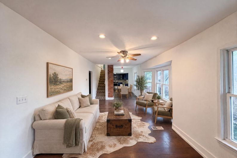Photo 3 of 17 of 1316 E 44th St, Kansas City, MO