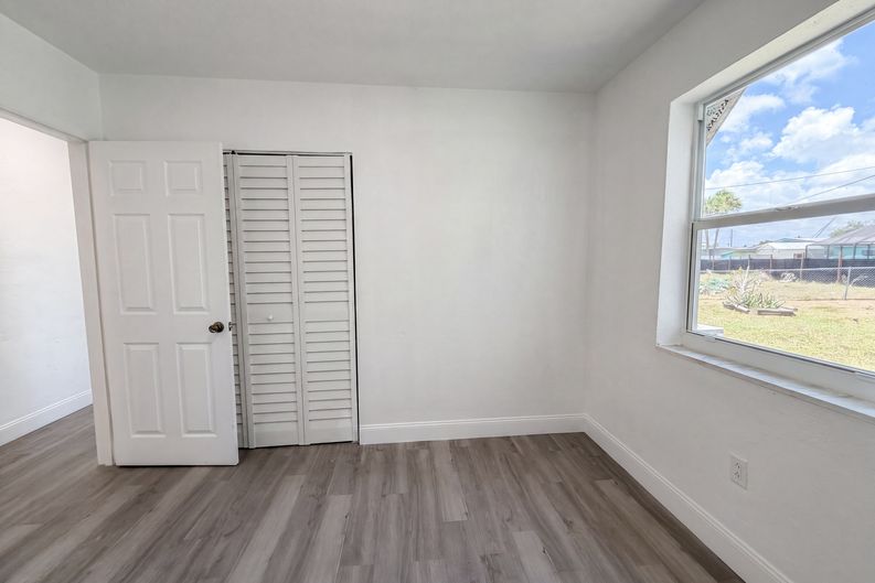 Photo 13 of 26 of 21530 Glendale Ave, Port Charlotte, FL