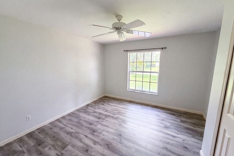 Photo 15 of 29 of 400 46th Ct, Vero Beach, FL