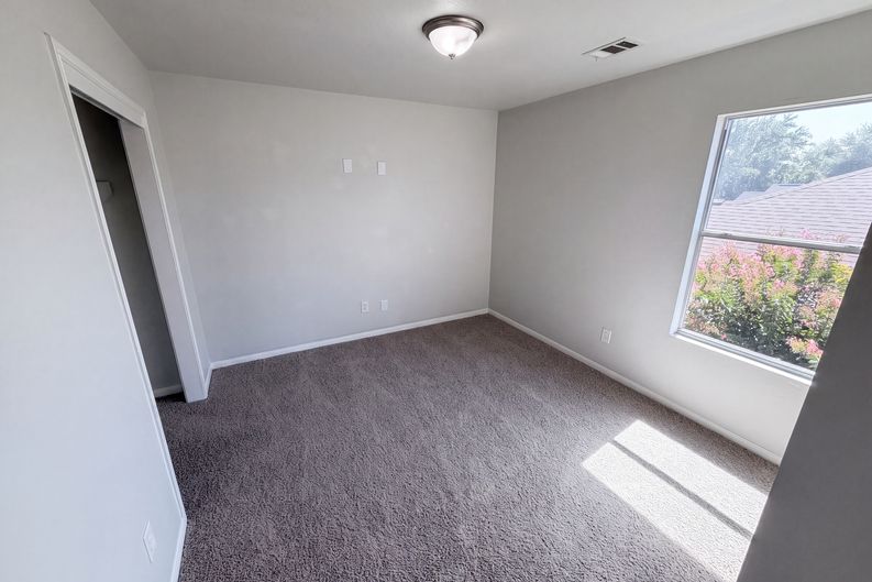 Photo 17 of 26 of 7327 Fox Hall Ln, Humble, TX