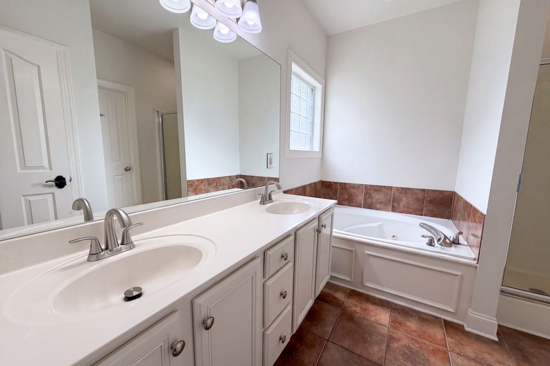 Photo 14 of 24 of 2642 Westhaven Dr, Murfreesboro, TN