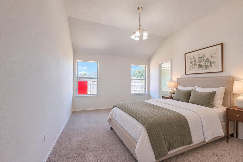 Photo 7 of 17 of 8025 Blue Duck Trl, Arlington, TX