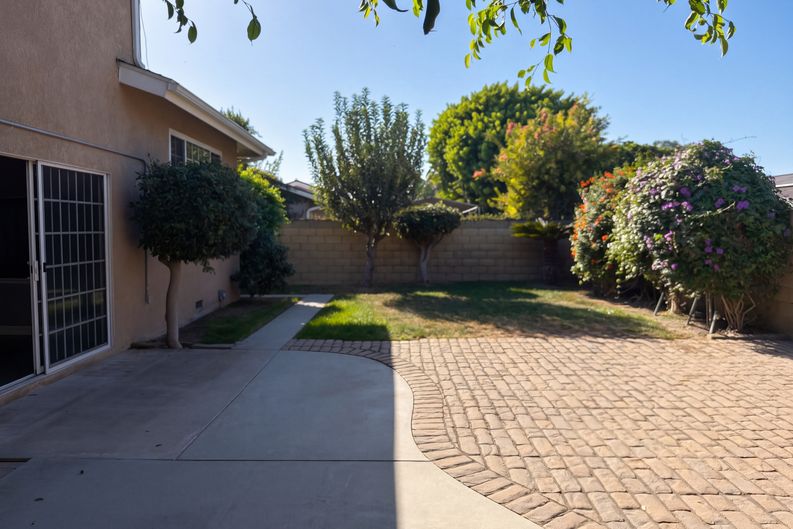 Photo 18 of 21 of 4665 Guava Ave, Seal Beach, CA