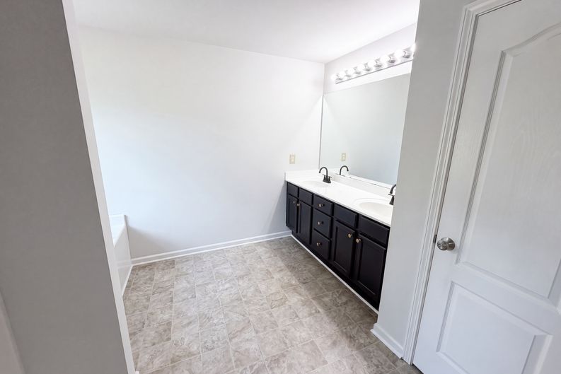 Photo 17 of 23 of 212 Summergate Ln, Villa Rica, GA