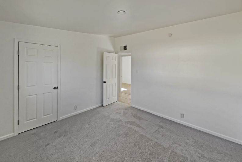 Photo 10 of 17 of 802 W Tipton Dr, Tucson, AZ