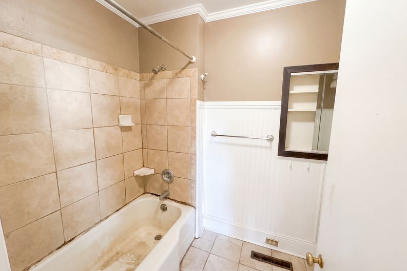 Photo 18 of 29 of 907 S South St, Gastonia, NC