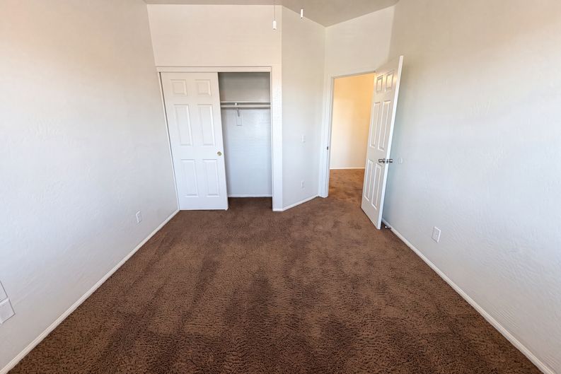 Photo 11 of 36 of 17268 W Elaine Dr, Goodyear, AZ