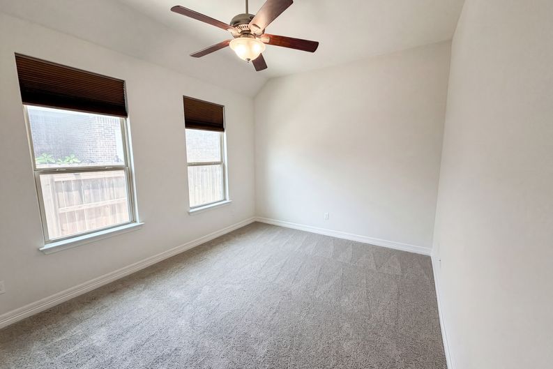 Photo 13 of 19 of 1604 Hollowback Dr, Leander, TX