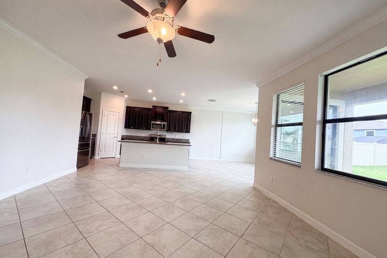 Photo 3 of 36 of 9709 Ivory Dr, Sun City Center, FL