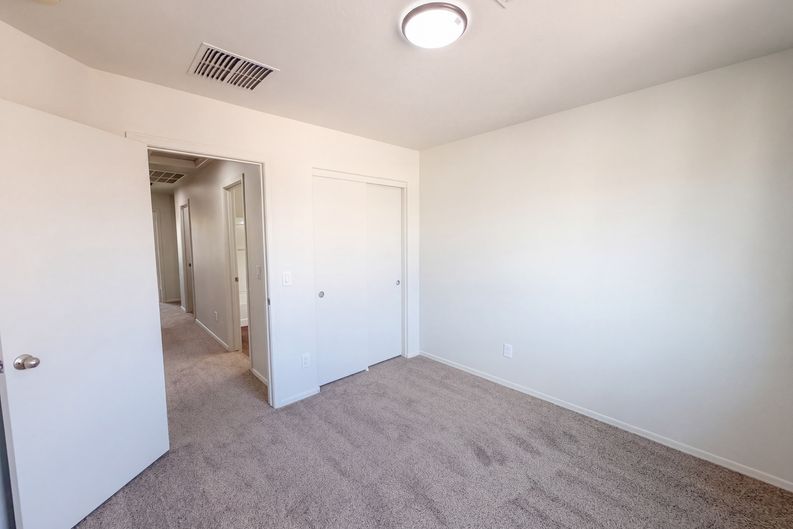 Photo 21 of 68 of 5416 W Albeniz Pl, Phoenix, AZ