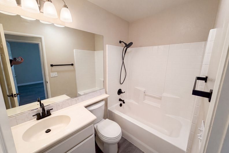 Photo 10 of 24 of 4519 Kalpesh Ct, Hemet, CA