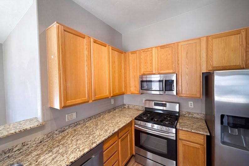 Photo 3 of 16 of 7086 N Avenida Adella, Tucson, AZ