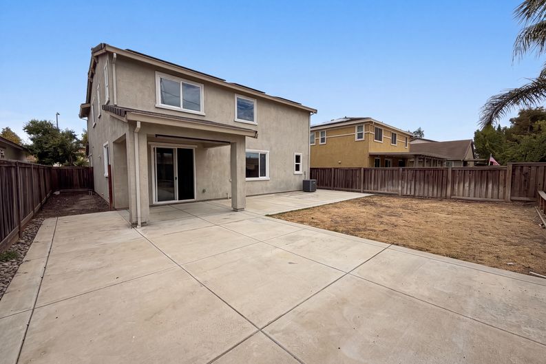 Photo 5 of 32 of 1519 Sycamore Dr, Oakley, CA