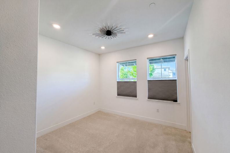 Photo 10 of 50 of 2743 Irish Meadow Way, Lathrop, CA