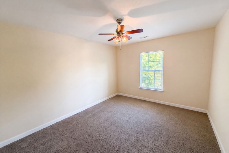 Photo 14 of 28 of 1139 Donelea Ln NW, Concord, NC