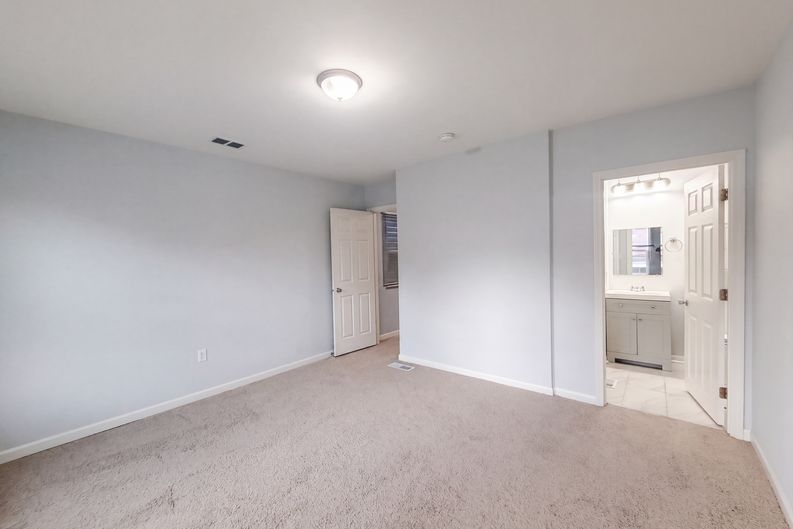 Photo 4 of 21 of 513 S Champion Ave, Columbus, OH