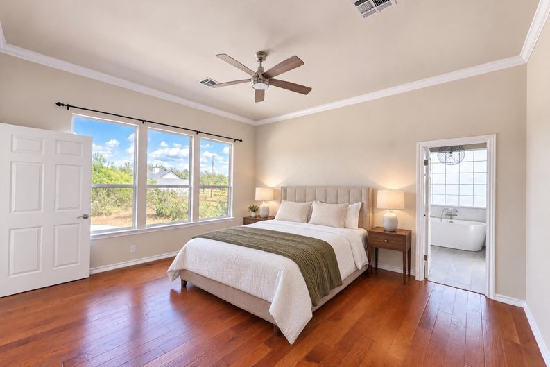 Photo 4 of 32 of 302 Saddletree Ln, Dripping Springs, TX