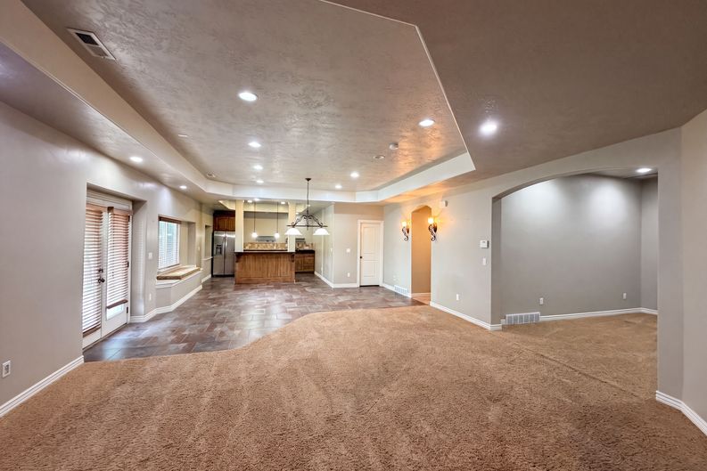 Photo 8 of 31 of 14496 S Fox Creek Dr, Herriman, UT