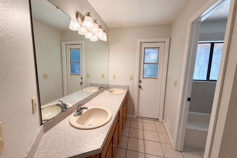Photo 13 of 19 of 332 Sprucewood Rd, Lake Mary, FL