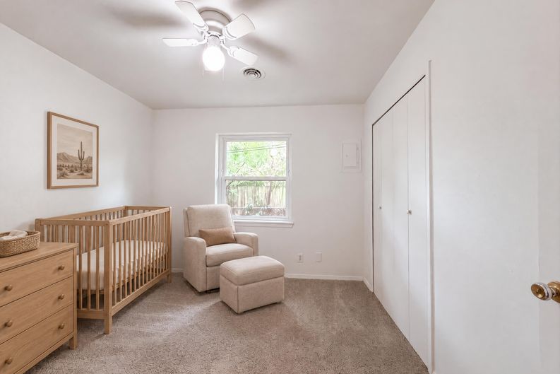 Photo 12 of 20 of 1805 Brookview Dr, Arlington, TX
