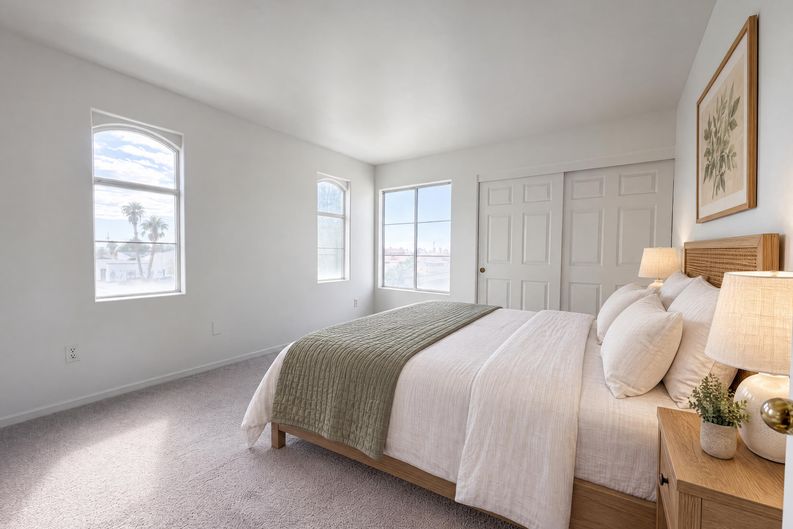 Photo 4 of 17 of 4516 W Lake Mead Blvd, Las Vegas, NV