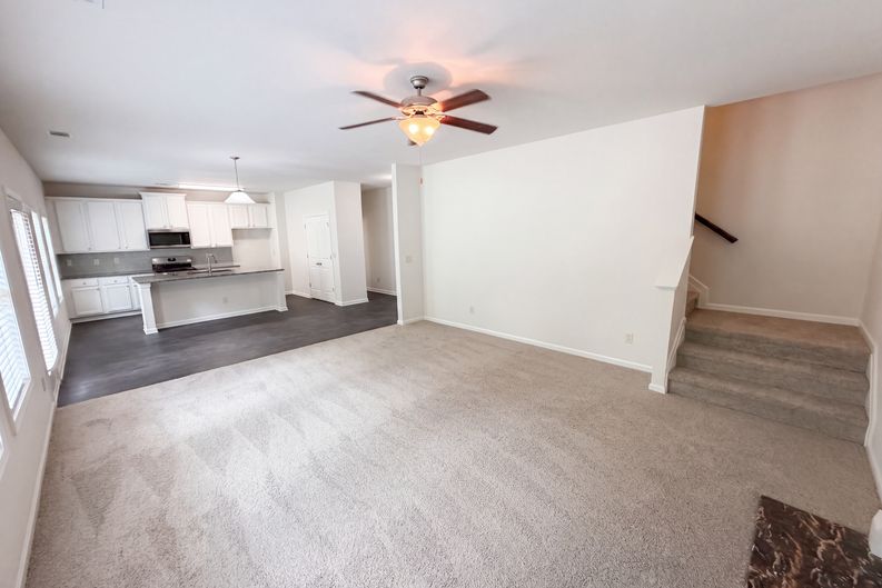 Photo 7 of 41 of 821 Walnut Woods Dr, Braselton, GA