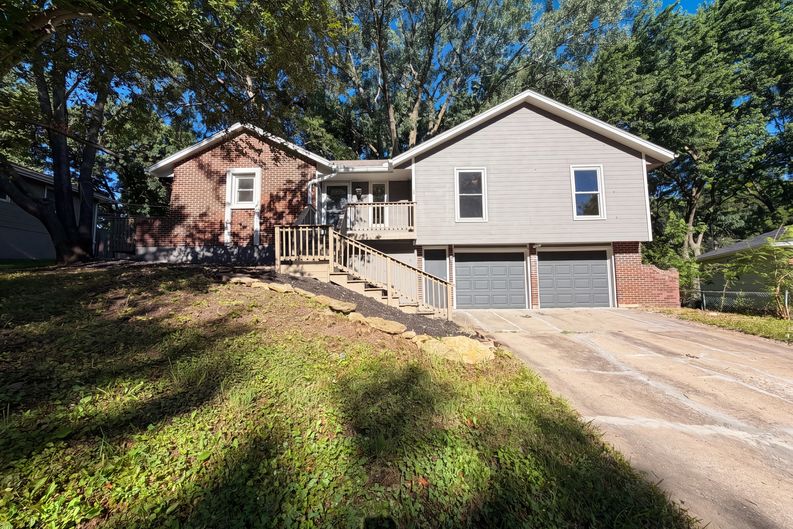 Photo 16 of 21 of 205 NE 1st Street Ter, Blue Springs, MO