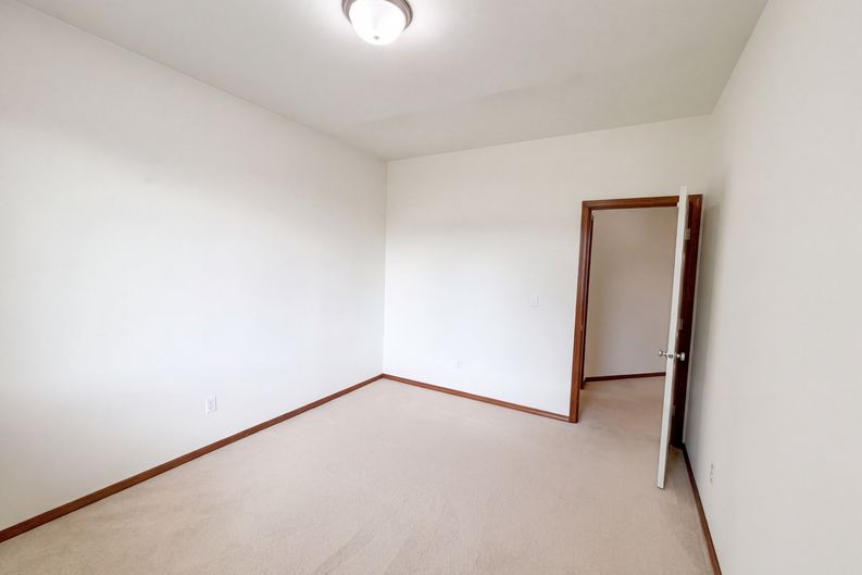 Photo 18 of 32 of 7629 NE 201st Pl, Kenmore, WA