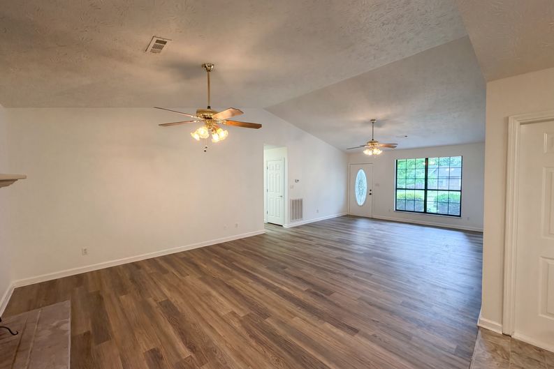 Photo 9 of 22 of 6020 Morning Glory Pl, Knoxville, TN