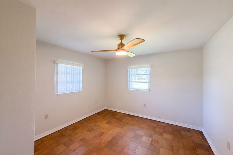 Photo 12 of 21 of 1305 W Spencer St, Plant City, FL