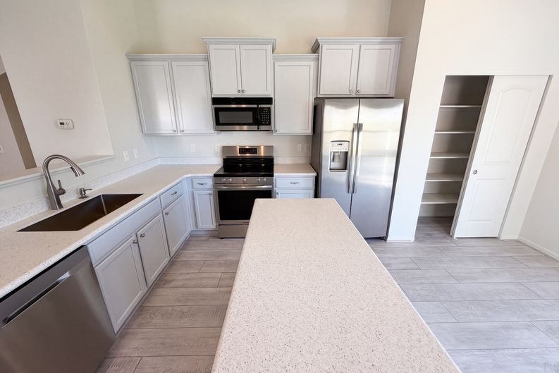 Photo 13 of 31 of 10273 Olathe St, Commerce City, CO