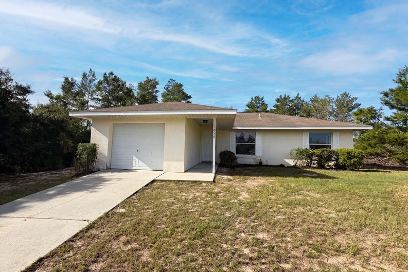 Photo 18 of 25 of 17956 SW 25th Avenue Rd, Ocala, FL