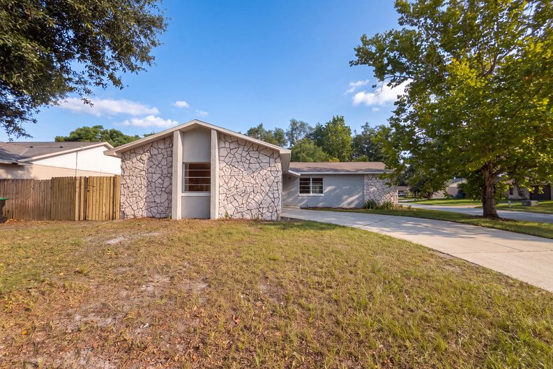 Photo 21 of 24 of 8310 Rolling Log Dr, Orlando, FL