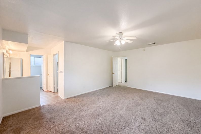 Photo 4 of 19 of 3714 Saint William Ln, Houston, TX