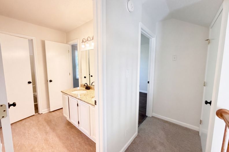 Photo 17 of 23 of 1819 Bourne Cir, Clarksville, TN