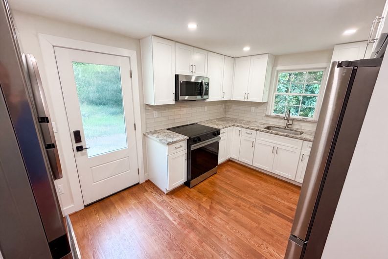 Photo 7 of 23 of 2320 Capehart Cir NE, Atlanta, GA