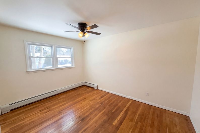 Photo 14 of 31 of 2622 Cleveland Ave, Township Of Washington, NJ