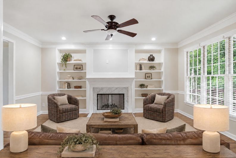 Photo 3 of 47 of 11715 Dunhill Place Dr, Johns Creek, GA