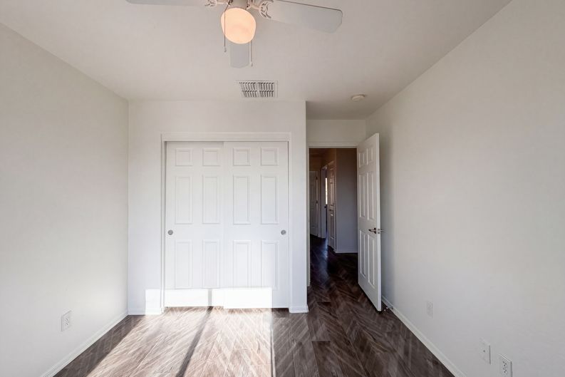 Photo 11 of 25 of 38034 N Hudson Trl, Anthem, AZ