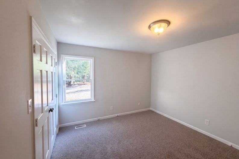 Photo 11 of 21 of 104 Rocktree Ct, Fuquay Varina, NC