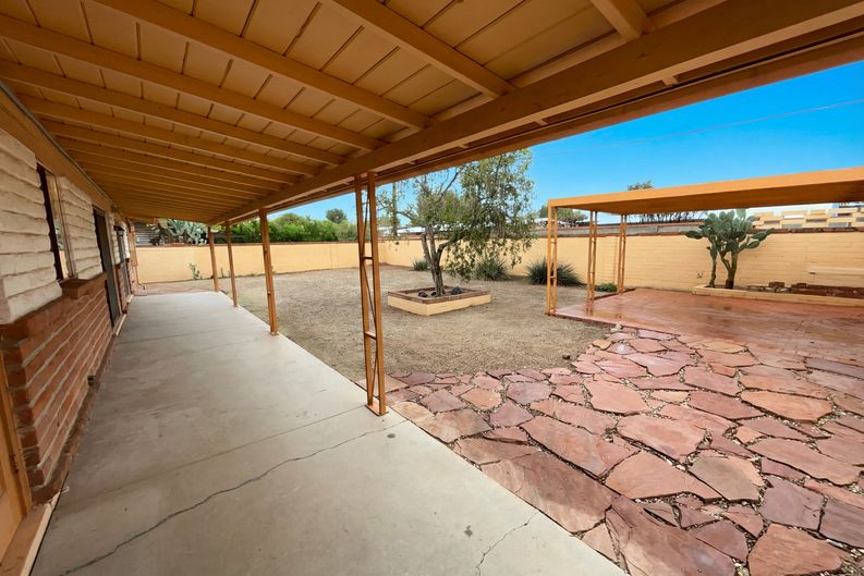 Photo 6 of 22 of 5202 E 2nd St, Tucson, AZ