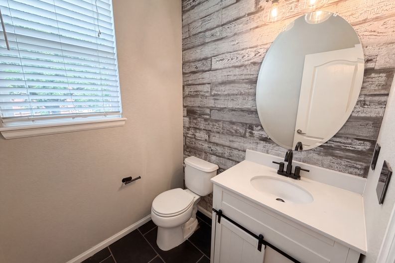 Photo 19 of 34 of 10494 Ouray St, Commerce City, CO