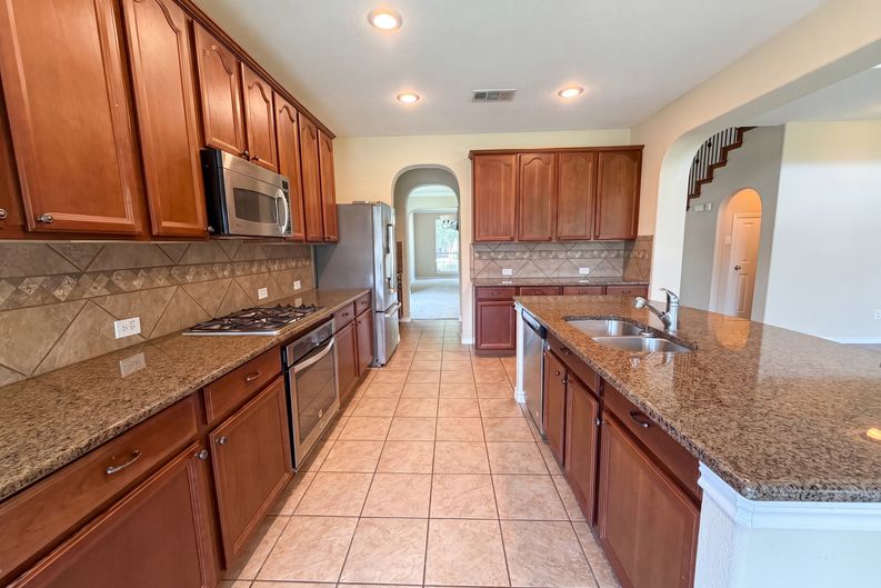 Photo 7 of 25 of 8613 Sunwood Ct, Fort Worth, TX
