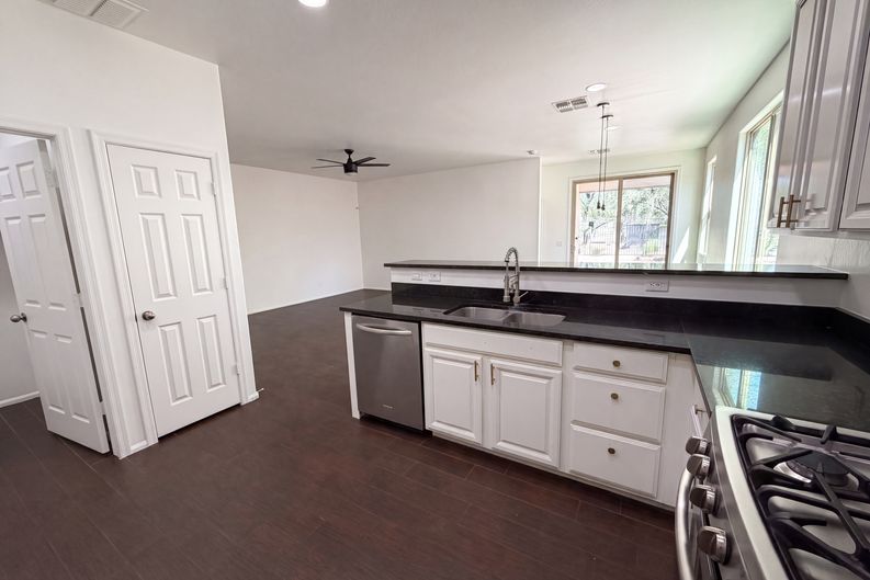 Photo 7 of 21 of 4541 S Merriman Way, Gilbert, AZ