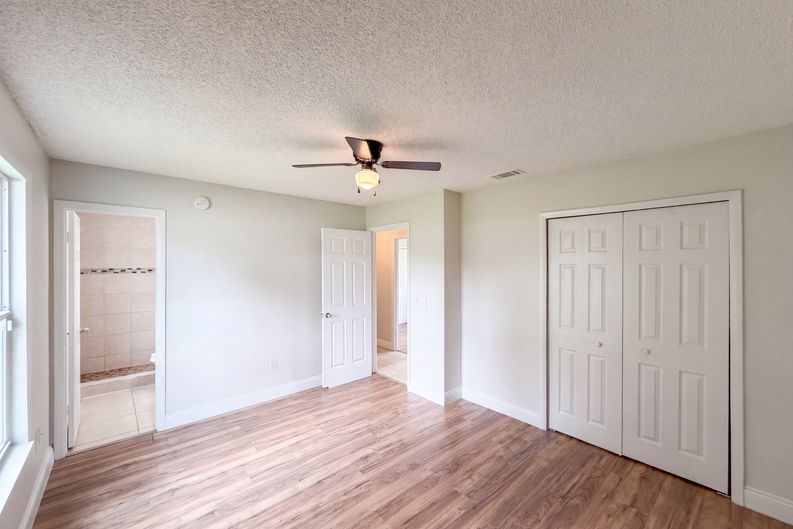 Photo 4 of 20 of 1336 Nadine Dr, Deltona, FL
