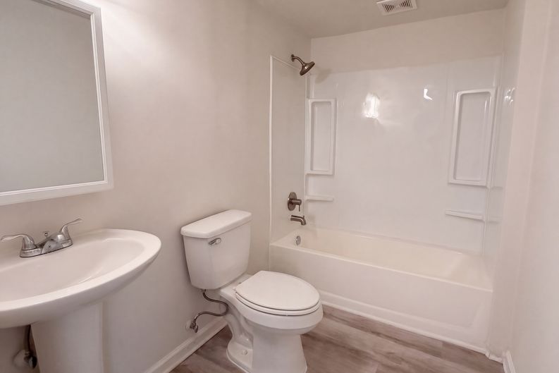Photo 7 of 14 of 9306 Wilson Blvd, Columbia, SC