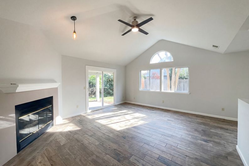 Photo 18 of 28 of 4744 Ponderay Ln, Sacramento, CA