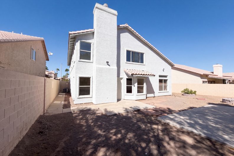 Photo 35 of 41 of 1917 Altivo Dr, Henderson, NV